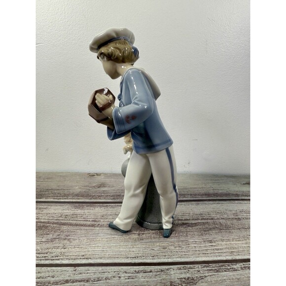 Lladro Seaside Serenade 9” tall Porcelain # 6197 Retired 1998 mint w/ Box - Picture 6 of 17